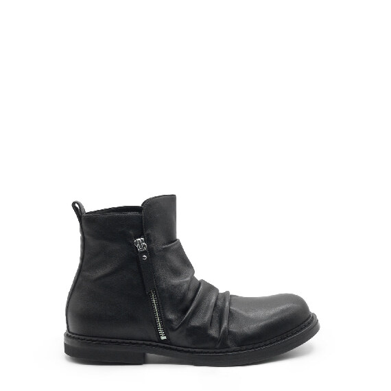 Gentleman Black Zipped Half Boots 